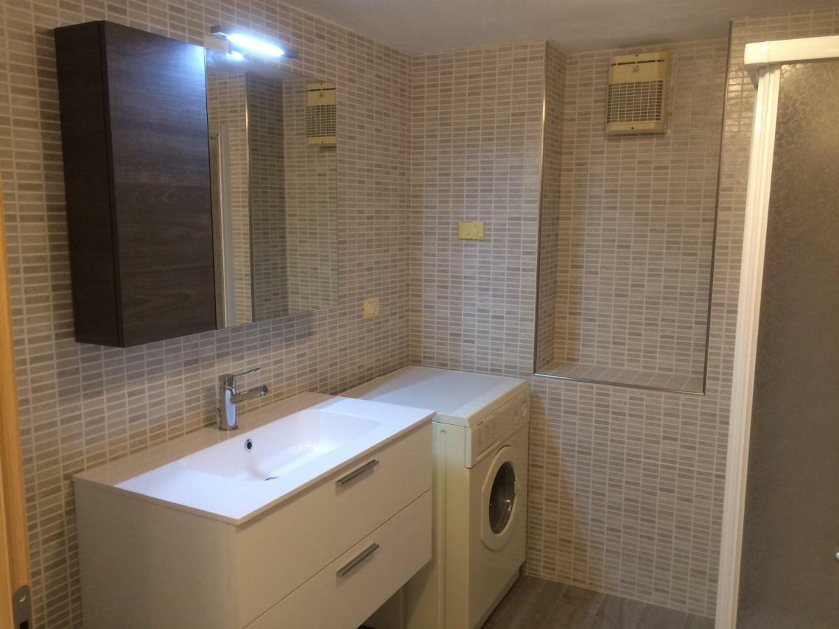 Appartamento Cadelagnel Castelletto Di Brenzone Bagian luar foto