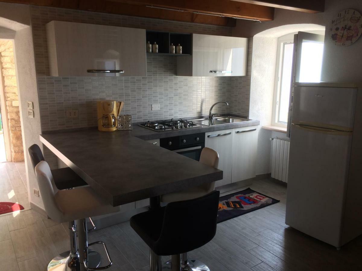 Appartamento Cadelagnel Castelletto Di Brenzone Bagian luar foto