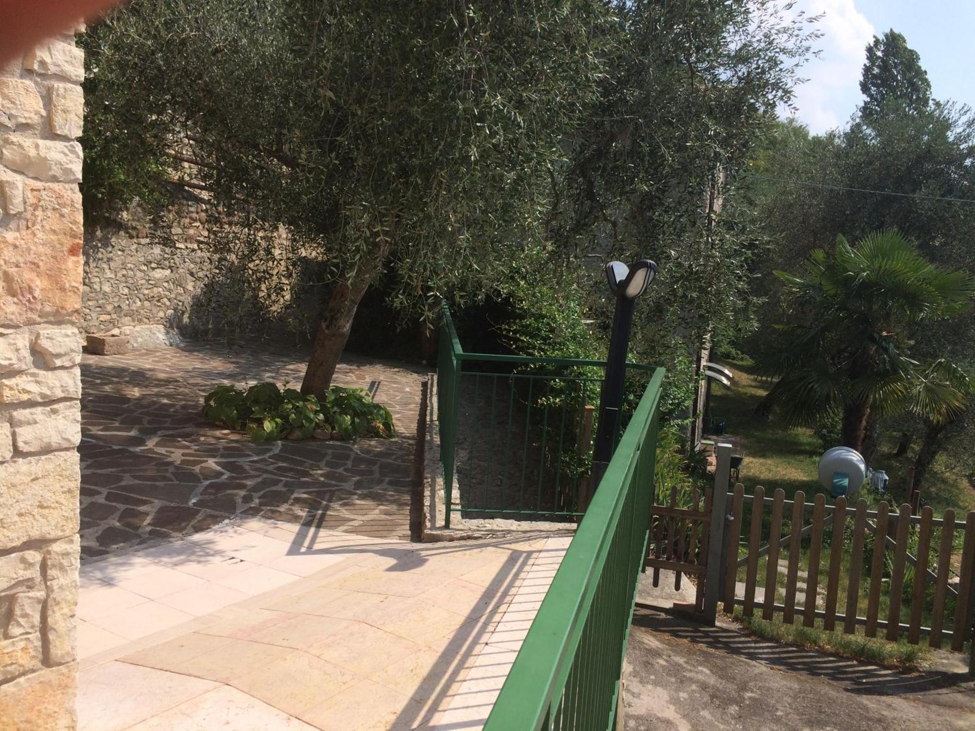 Appartamento Cadelagnel Castelletto Di Brenzone Bagian luar foto