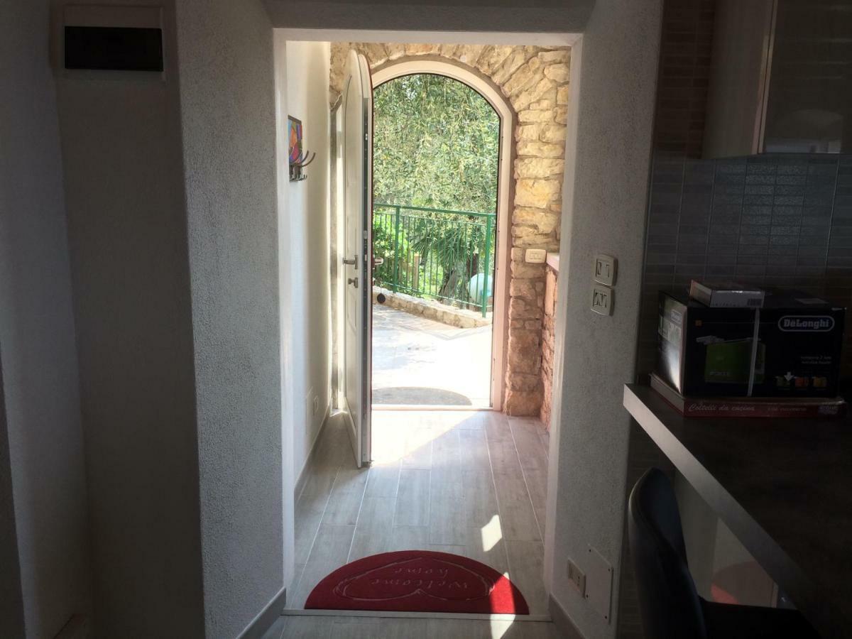 Appartamento Cadelagnel Castelletto Di Brenzone Bagian luar foto