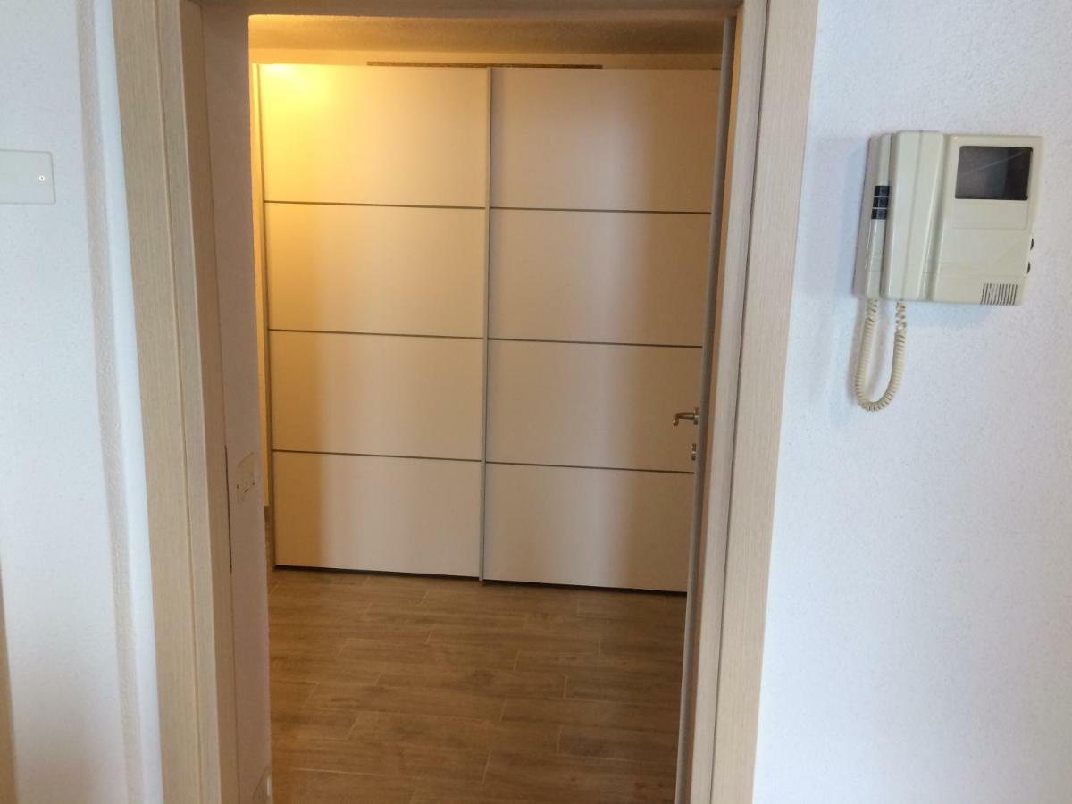 Appartamento Cadelagnel Castelletto Di Brenzone Bagian luar foto