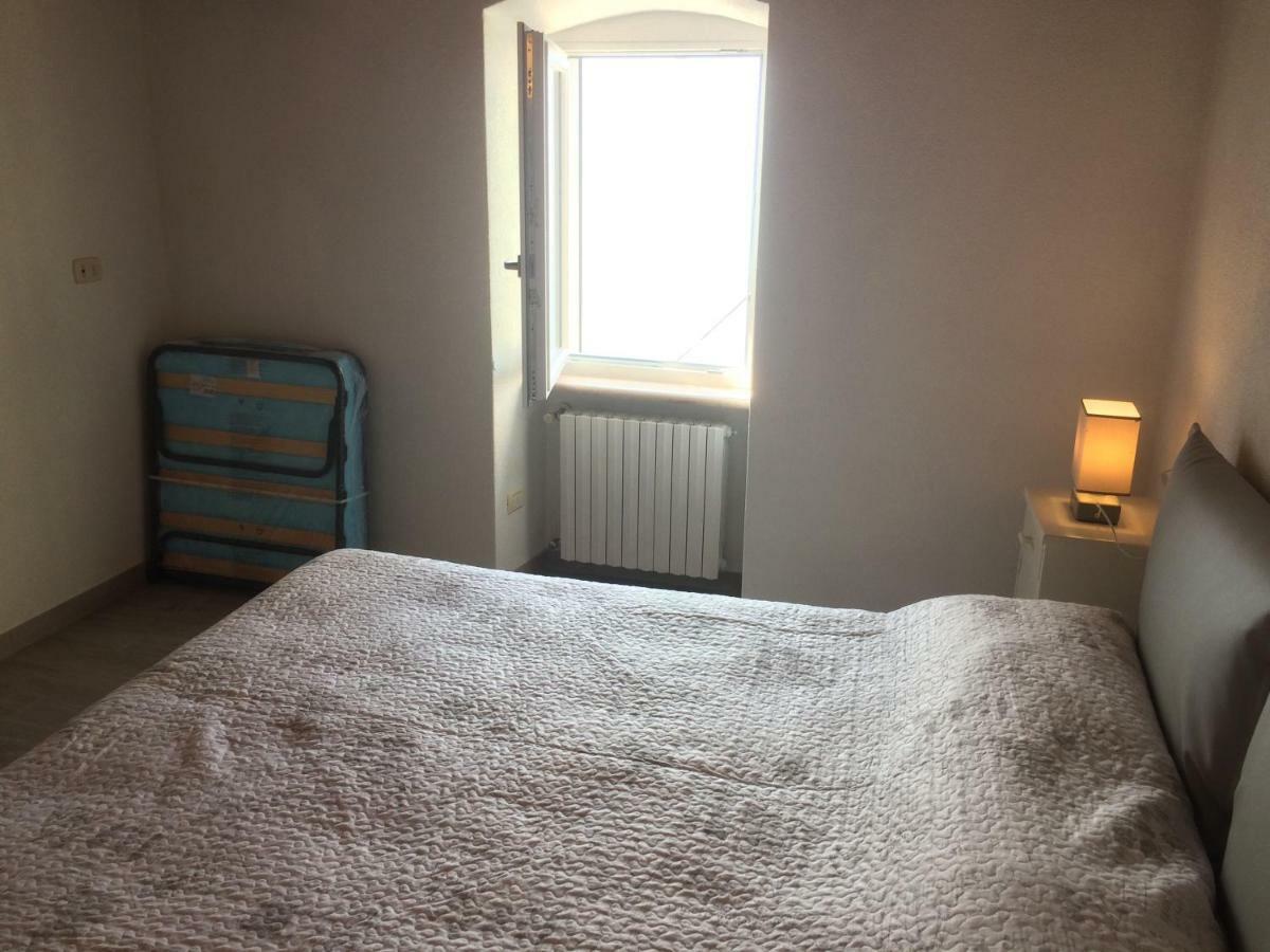 Appartamento Cadelagnel Castelletto Di Brenzone Bagian luar foto
