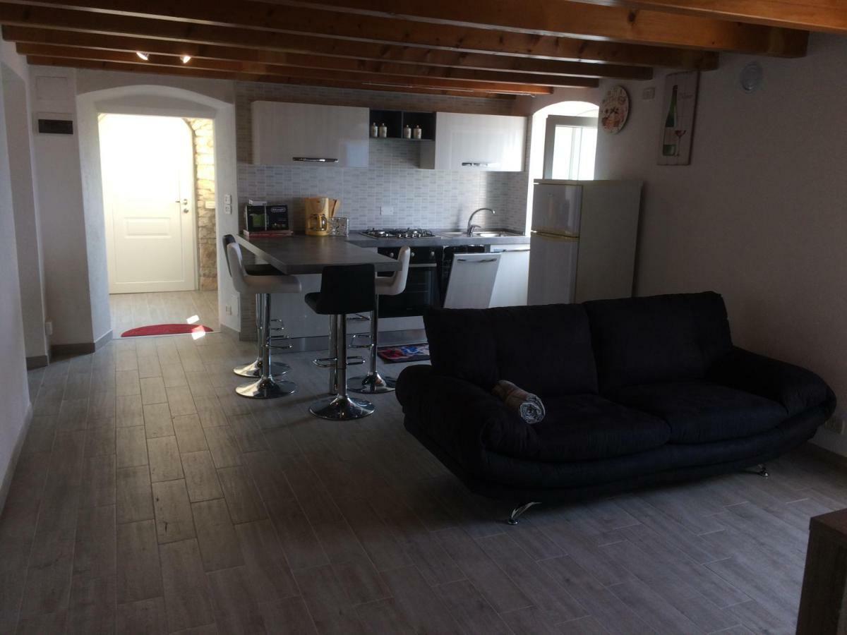 Appartamento Cadelagnel Castelletto Di Brenzone Bagian luar foto