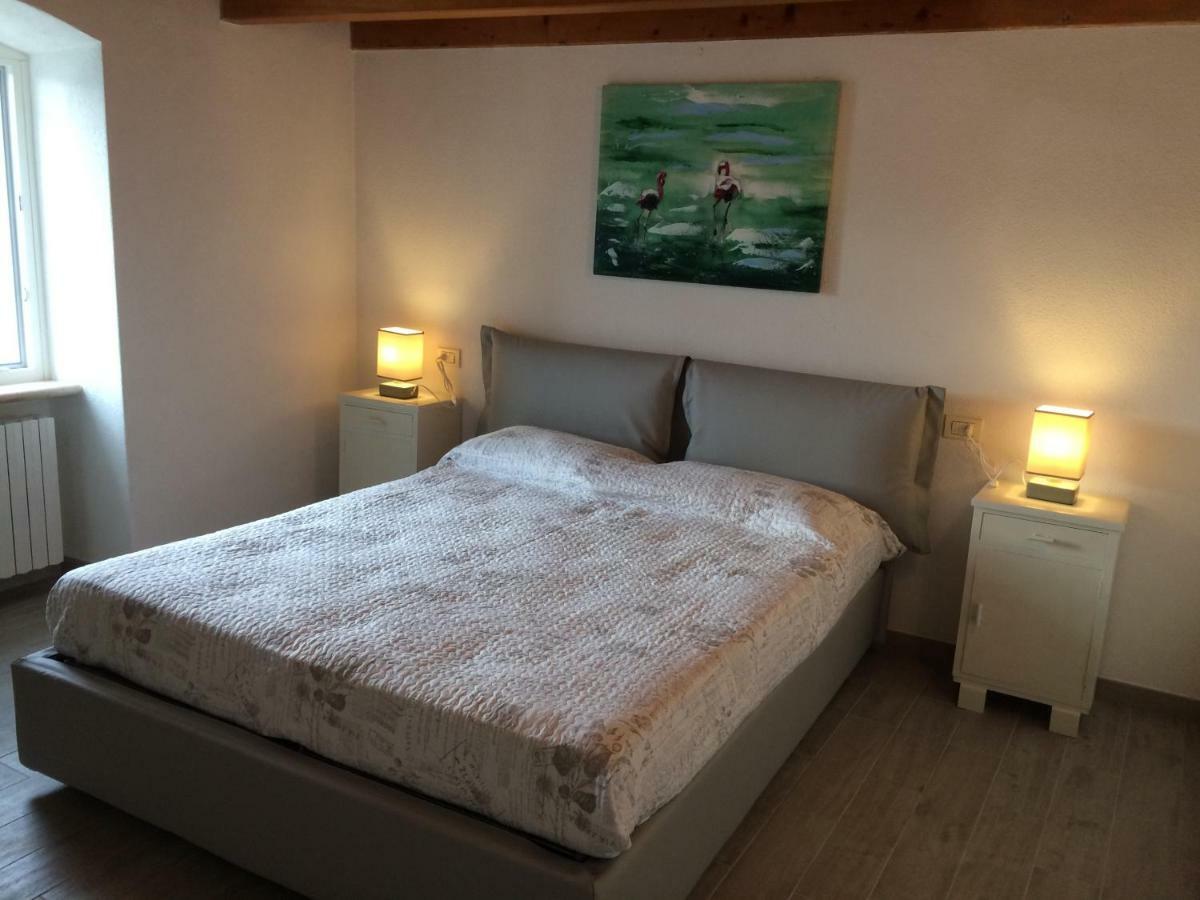 Appartamento Cadelagnel Castelletto Di Brenzone Bagian luar foto